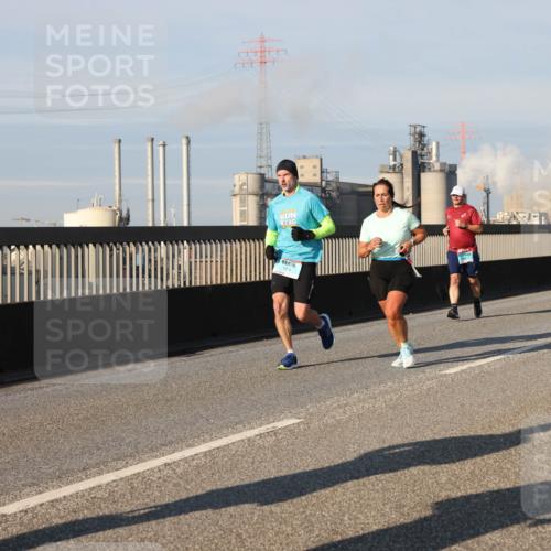 03.10.2025 - Köhlbrandbrückenlauf Lena Gebhardt http://msf.ph/oto/9133335 03.10.2025 09:51:14 Position 2  meine-sportfotos.de