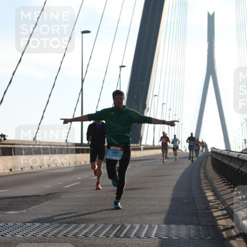 03.10.2025 - Köhlbrandbrückenlauf Yannick Fuchs http://msf.ph/oto/9133345 03.10.2025 08:20:11 Position 1 1187 meine-sportfotos.de