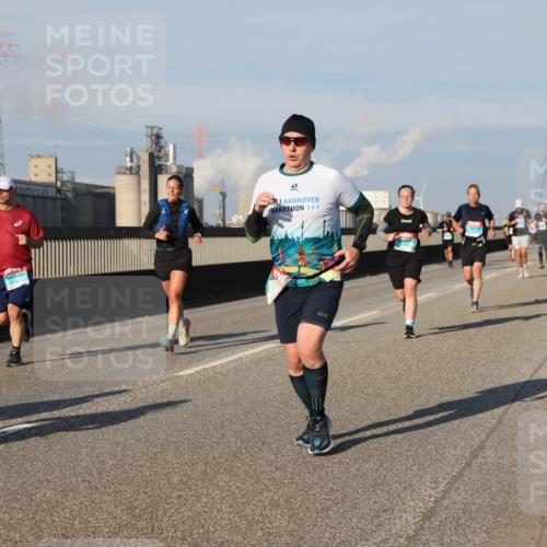 03.10.2025 - Köhlbrandbrückenlauf Lena Gebhardt http://msf.ph/oto/9133358 03.10.2025 09:51:16 Position 2  meine-sportfotos.de