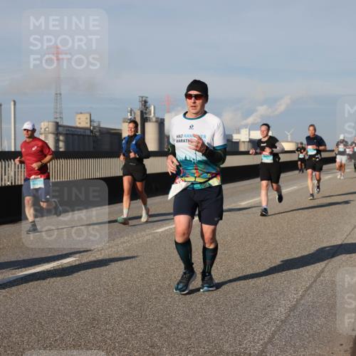 03.10.2025 - Köhlbrandbrückenlauf Lena Gebhardt http://msf.ph/oto/9133364 03.10.2025 09:51:17 Position 2  meine-sportfotos.de