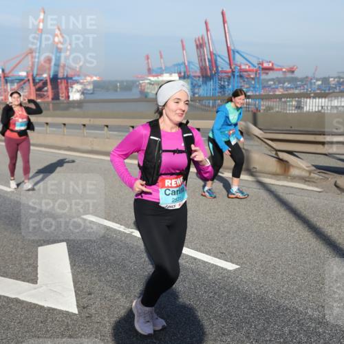 03.10.2025 - Köhlbrandbrückenlauf Yannick Fuchs http://msf.ph/oto/9133383 03.10.2025 09:05:56 Position 2 2531 meine-sportfotos.de