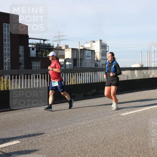 03.10.2025 - Köhlbrandbrückenlauf Lena Gebhardt http://msf.ph/oto/9133404 03.10.2025 09:51:19 Position 2  meine-sportfotos.de