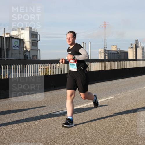 03.10.2025 - Köhlbrandbrückenlauf Lena Gebhardt http://msf.ph/oto/9133412 03.10.2025 09:51:19 Position 2  meine-sportfotos.de