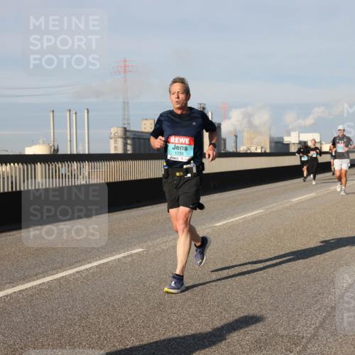 03.10.2025 - Köhlbrandbrückenlauf Lena Gebhardt http://msf.ph/oto/9133433 03.10.2025 09:51:21 Position 2 1739 meine-sportfotos.de