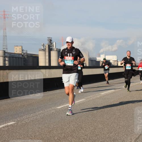 03.10.2025 - Köhlbrandbrückenlauf Lena Gebhardt http://msf.ph/oto/9133461 03.10.2025 09:51:23 Position 2 11, 2431 meine-sportfotos.de