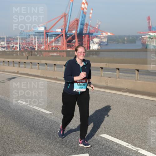 03.10.2025 - Köhlbrandbrückenlauf Yannick Fuchs http://msf.ph/oto/9133466 03.10.2025 09:06:02 Position 2 2428 meine-sportfotos.de