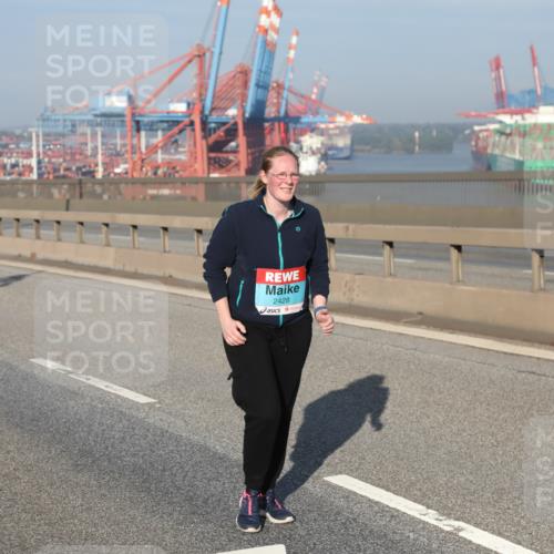03.10.2025 - Köhlbrandbrückenlauf Yannick Fuchs http://msf.ph/oto/9133470 03.10.2025 09:06:02 Position 2 2428 meine-sportfotos.de
