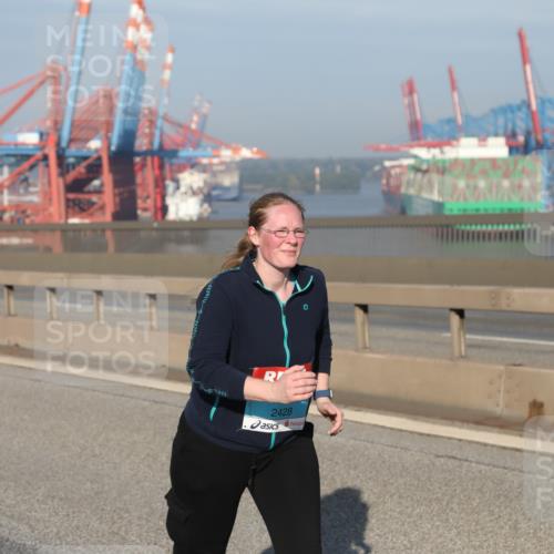 03.10.2025 - Köhlbrandbrückenlauf Yannick Fuchs http://msf.ph/oto/9133475 03.10.2025 09:06:02 Position 2 2428 meine-sportfotos.de