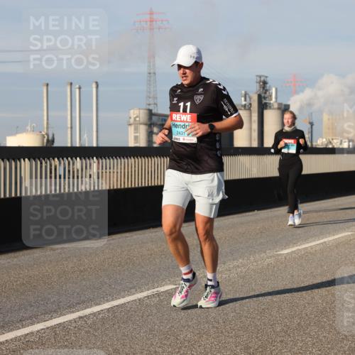 03.10.2025 - Köhlbrandbrückenlauf Lena Gebhardt http://msf.ph/oto/9133478 03.10.2025 09:51:24 Position 2 11, 2431 meine-sportfotos.de