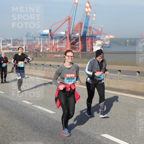 03.10.2025 - Köhlbrandbrückenlauf Yannick Fuchs http://msf.ph/oto/9133501 03.10.2025 09:06:16 Position 2 2452 meine-sportfotos.de