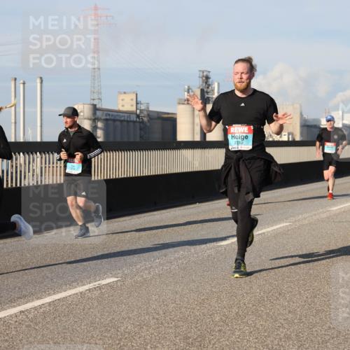03.10.2025 - Köhlbrandbrückenlauf Lena Gebhardt http://msf.ph/oto/9133502 03.10.2025 09:51:26 Position 2 1407, 2793 meine-sportfotos.de