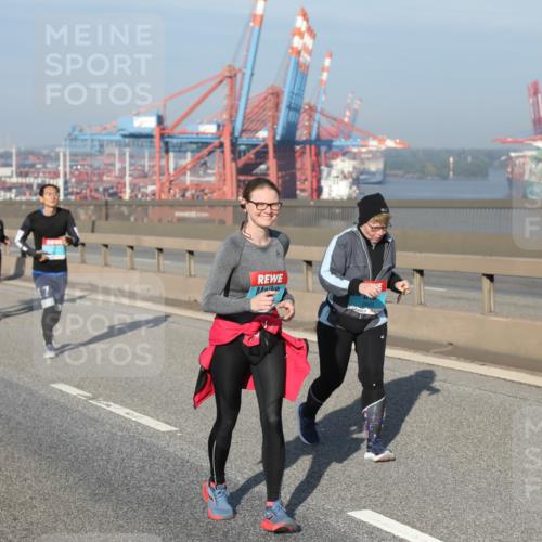 03.10.2025 - Köhlbrandbrückenlauf Yannick Fuchs http://msf.ph/oto/9133505 03.10.2025 09:06:16 Position 2  meine-sportfotos.de
