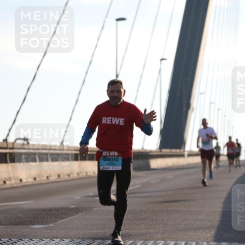 03.10.2025 - Köhlbrandbrückenlauf Yannick Fuchs http://msf.ph/oto/9133514 03.10.2025 08:20:26 Position 1 3401 meine-sportfotos.de
