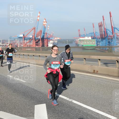 03.10.2025 - Köhlbrandbrückenlauf Yannick Fuchs http://msf.ph/oto/9133515 03.10.2025 09:06:17 Position 2 2452 meine-sportfotos.de