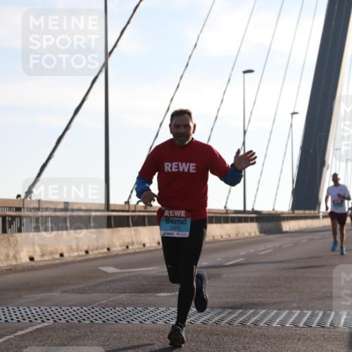 03.10.2025 - Köhlbrandbrückenlauf Yannick Fuchs http://msf.ph/oto/9133517 03.10.2025 08:20:26 Position 1 3401 meine-sportfotos.de