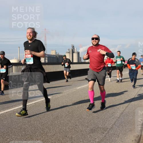 03.10.2025 - Köhlbrandbrückenlauf Lena Gebhardt http://msf.ph/oto/9133520 03.10.2025 09:51:27 Position 2 2793 meine-sportfotos.de