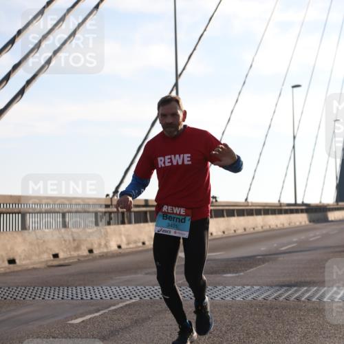 03.10.2025 - Köhlbrandbrückenlauf Yannick Fuchs http://msf.ph/oto/9133529 03.10.2025 08:20:27 Position 1 3401 meine-sportfotos.de