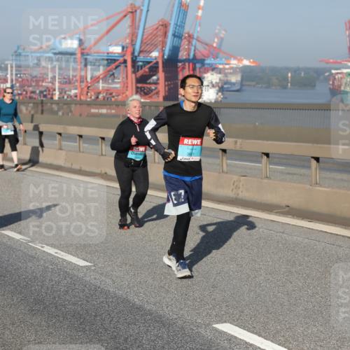 03.10.2025 - Köhlbrandbrückenlauf Yannick Fuchs http://msf.ph/oto/9133542 03.10.2025 09:06:20 Position 2 3801 meine-sportfotos.de