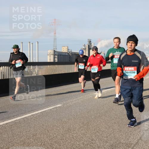 03.10.2025 - Köhlbrandbrückenlauf Lena Gebhardt http://msf.ph/oto/9133545 03.10.2025 09:51:29 Position 2 2805 meine-sportfotos.de