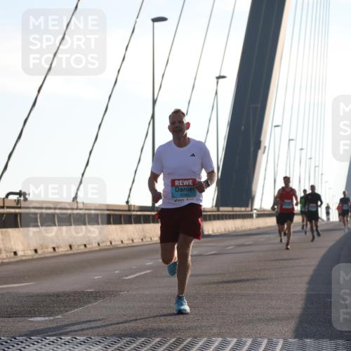 03.10.2025 - Köhlbrandbrückenlauf Yannick Fuchs http://msf.ph/oto/9133550 03.10.2025 08:20:29 Position 1  meine-sportfotos.de