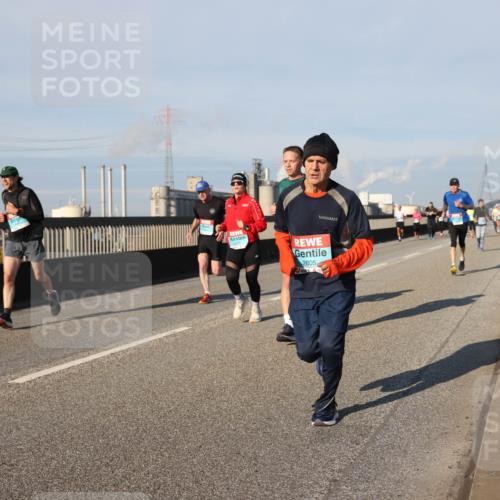03.10.2025 - Köhlbrandbrückenlauf Lena Gebhardt http://msf.ph/oto/9133553 03.10.2025 09:51:29 Position 2 2805 meine-sportfotos.de