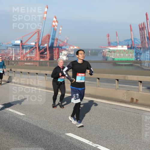 03.10.2025 - Köhlbrandbrückenlauf Yannick Fuchs http://msf.ph/oto/9133558 03.10.2025 09:06:20 Position 2  meine-sportfotos.de