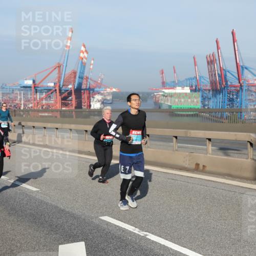 03.10.2025 - Köhlbrandbrückenlauf Yannick Fuchs http://msf.ph/oto/9133562 03.10.2025 09:06:21 Position 2 7 meine-sportfotos.de
