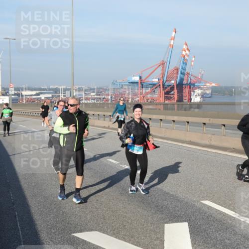 03.10.2025 - Köhlbrandbrückenlauf Yannick Fuchs http://msf.ph/oto/9133576 03.10.2025 09:06:21 Position 2  meine-sportfotos.de