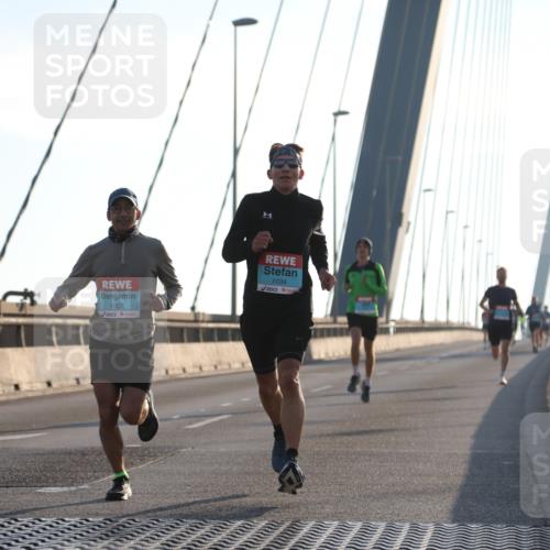 03.10.2025 - Köhlbrandbrückenlauf Yannick Fuchs http://msf.ph/oto/9133598 03.10.2025 08:20:36 Position 1 1007, 1034 meine-sportfotos.de