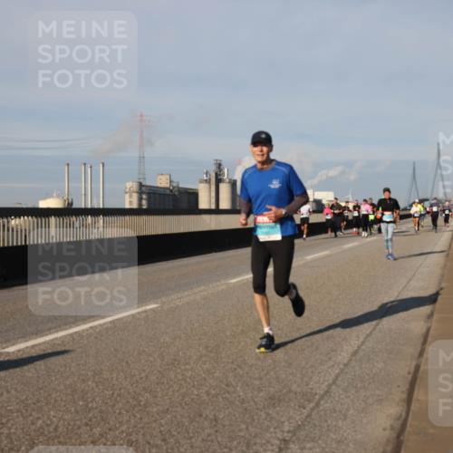 03.10.2025 - Köhlbrandbrückenlauf Lena Gebhardt http://msf.ph/oto/9133602 03.10.2025 09:51:32 Position 2  meine-sportfotos.de