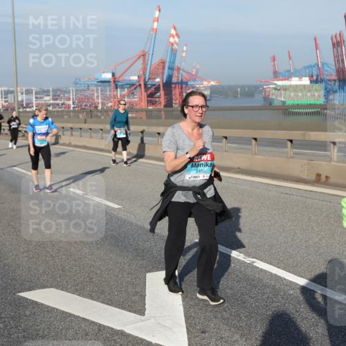 03.10.2025 - Köhlbrandbrückenlauf Yannick Fuchs http://msf.ph/oto/9133613 03.10.2025 09:06:24 Position 2 2486 meine-sportfotos.de
