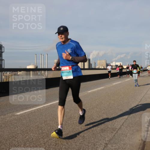 03.10.2025 - Köhlbrandbrückenlauf Lena Gebhardt http://msf.ph/oto/9133615 03.10.2025 09:51:33 Position 2  meine-sportfotos.de