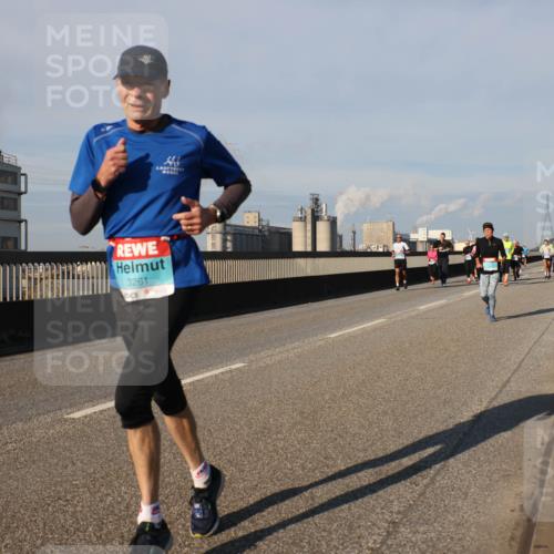 03.10.2025 - Köhlbrandbrückenlauf Lena Gebhardt http://msf.ph/oto/9133619 03.10.2025 09:51:33 Position 2 3261 meine-sportfotos.de