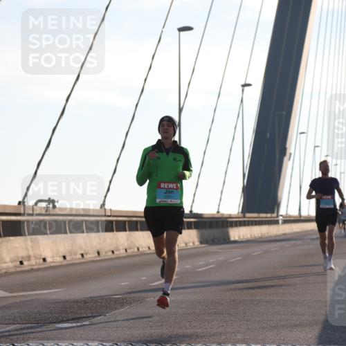 03.10.2025 - Köhlbrandbrückenlauf Yannick Fuchs http://msf.ph/oto/9133628 03.10.2025 08:20:39 Position 1 2701 meine-sportfotos.de