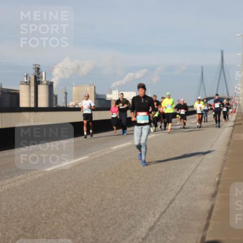 03.10.2025 - Köhlbrandbrückenlauf Lena Gebhardt http://msf.ph/oto/9133629 03.10.2025 09:51:34 Position 2  meine-sportfotos.de