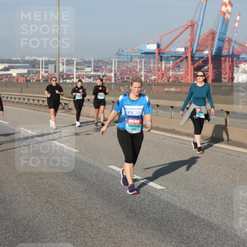 03.10.2025 - Köhlbrandbrückenlauf Yannick Fuchs http://msf.ph/oto/9133630 03.10.2025 09:06:26 Position 2 2520 meine-sportfotos.de