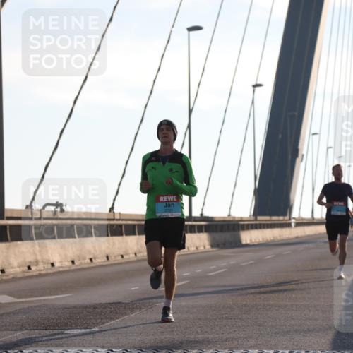 03.10.2025 - Köhlbrandbrückenlauf Yannick Fuchs http://msf.ph/oto/9133632 03.10.2025 08:20:39 Position 1 2701 meine-sportfotos.de