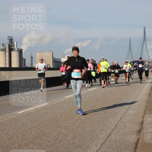 03.10.2025 - Köhlbrandbrückenlauf Lena Gebhardt http://msf.ph/oto/9133633 03.10.2025 09:51:34 Position 2  meine-sportfotos.de
