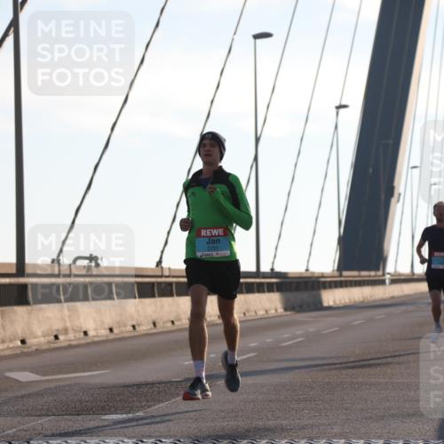 03.10.2025 - Köhlbrandbrückenlauf Yannick Fuchs http://msf.ph/oto/9133634 03.10.2025 08:20:39 Position 1 2701 meine-sportfotos.de