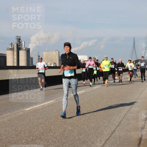 03.10.2025 - Köhlbrandbrückenlauf Lena Gebhardt http://msf.ph/oto/9133639 03.10.2025 09:51:35 Position 2  meine-sportfotos.de