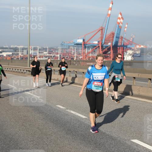 03.10.2025 - Köhlbrandbrückenlauf Yannick Fuchs http://msf.ph/oto/9133645 03.10.2025 09:06:27 Position 2 2520 meine-sportfotos.de
