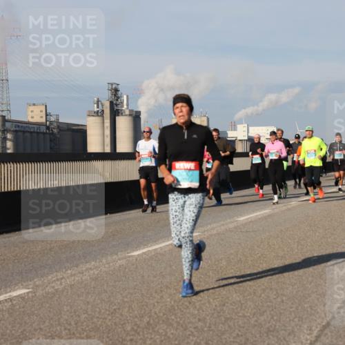 03.10.2025 - Köhlbrandbrückenlauf Lena Gebhardt http://msf.ph/oto/9133649 03.10.2025 09:51:35 Position 2  meine-sportfotos.de