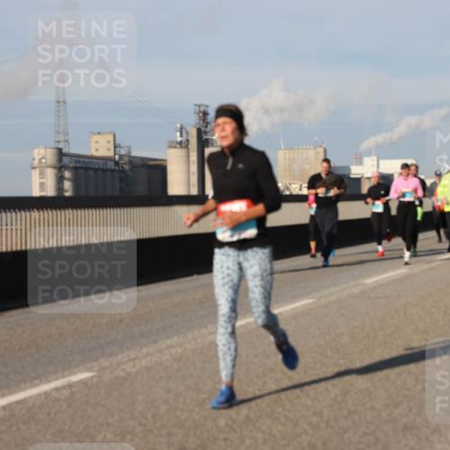 03.10.2025 - Köhlbrandbrückenlauf Lena Gebhardt http://msf.ph/oto/9133655 03.10.2025 09:51:35 Position 2  meine-sportfotos.de