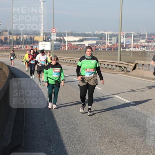 03.10.2025 - Köhlbrandbrückenlauf Yannick Fuchs http://msf.ph/oto/9133666 03.10.2025 09:06:29 Position 2 3624 meine-sportfotos.de