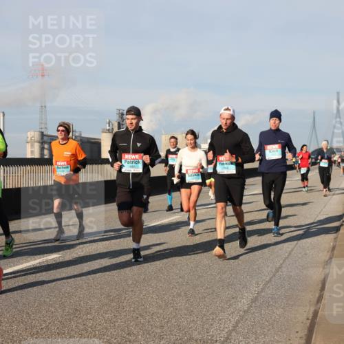 03.10.2025 - Köhlbrandbrückenlauf Lena Gebhardt http://msf.ph/oto/9133675 03.10.2025 09:51:41 Position 2 1409, 1764, 1886, 1430 meine-sportfotos.de