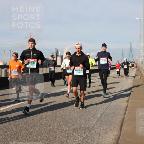 03.10.2025 - Köhlbrandbrückenlauf Lena Gebhardt http://msf.ph/oto/9133683 03.10.2025 09:51:41 Position 2 1163, 1886, 1764 meine-sportfotos.de