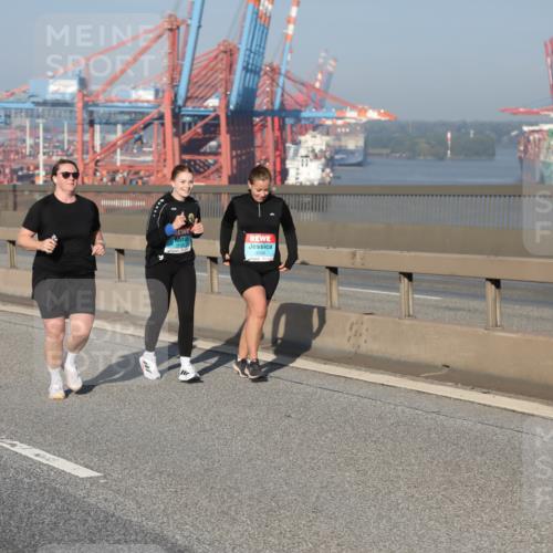 03.10.2025 - Köhlbrandbrückenlauf Yannick Fuchs http://msf.ph/oto/9133692 03.10.2025 09:06:31 Position 2 3098, 1766 meine-sportfotos.de