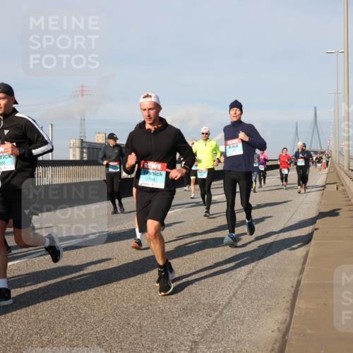 03.10.2025 - Köhlbrandbrückenlauf Lena Gebhardt http://msf.ph/oto/9133693 03.10.2025 09:51:42 Position 2 1886, 1764 meine-sportfotos.de