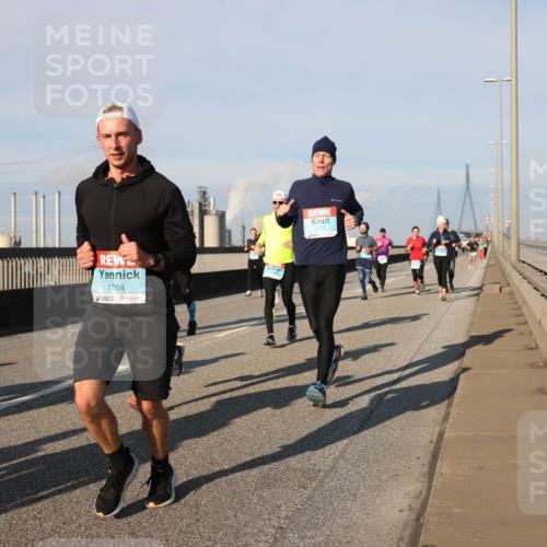 03.10.2025 - Köhlbrandbrückenlauf Lena Gebhardt http://msf.ph/oto/9133698 03.10.2025 09:51:42 Position 2 1430, 1764, 1257 meine-sportfotos.de