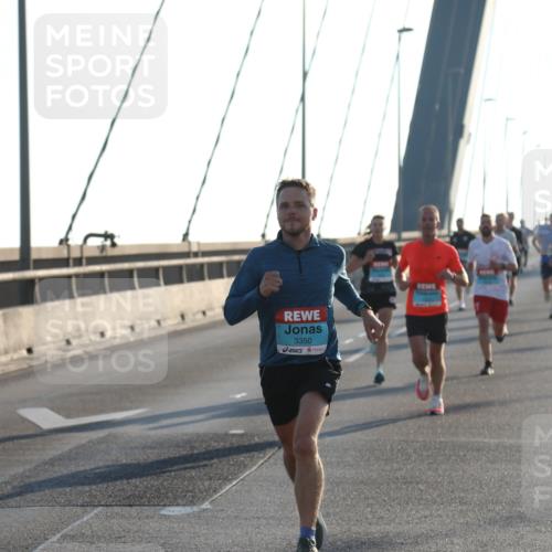03.10.2025 - Köhlbrandbrückenlauf Yannick Fuchs http://msf.ph/oto/9133712 03.10.2025 08:20:50 Position 1 3350 meine-sportfotos.de